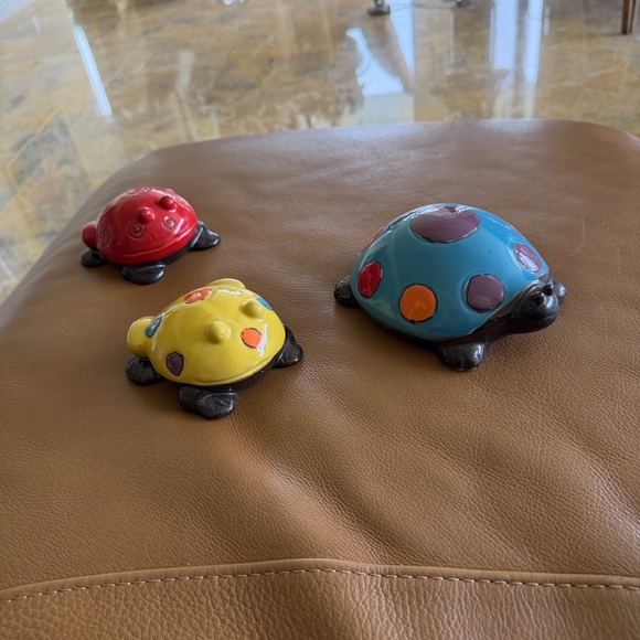 🐢CuteFamilyofTurtlesHandmadeHandPaintedCeramicVibrant Colors GlazedPapaMamaBaby - Picture 2 of 15